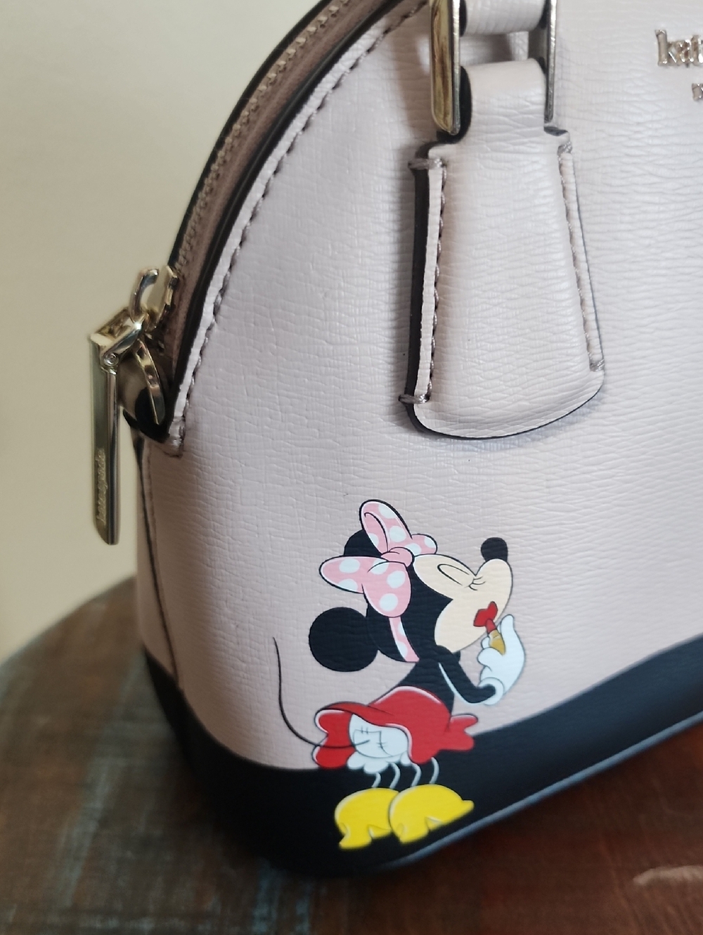 Kate Spade Disney Blush Pink Minnie Mouse Mini Dome Satchel Wallet Lipstick Kiss - Picture 8 of 15